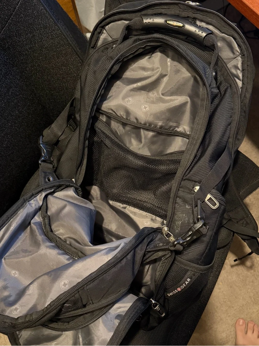 SwissGear SA3239 ScanSmart TSA Laptop Backpack 17” Airflow Travel School Work